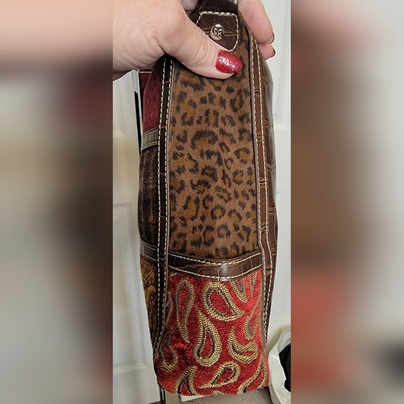 #561-Relic- Colorful Patchwork Crossbody Bag In Reds and Browns - Picture 4 of 12